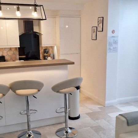 New 3 Bedrooms Flat In Ashford Near Heathrow Zewnętrze zdjęcie
