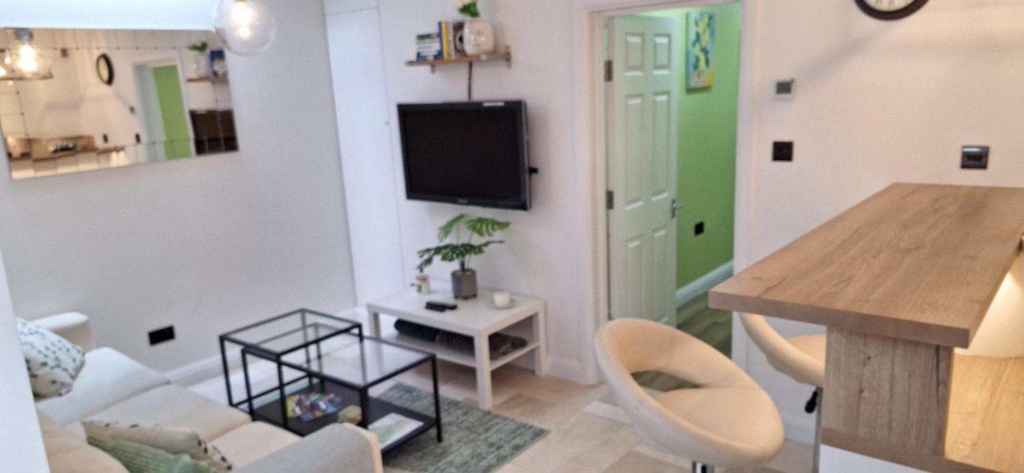 New 3 Bedrooms Flat In Ashford Near Heathrow Zewnętrze zdjęcie